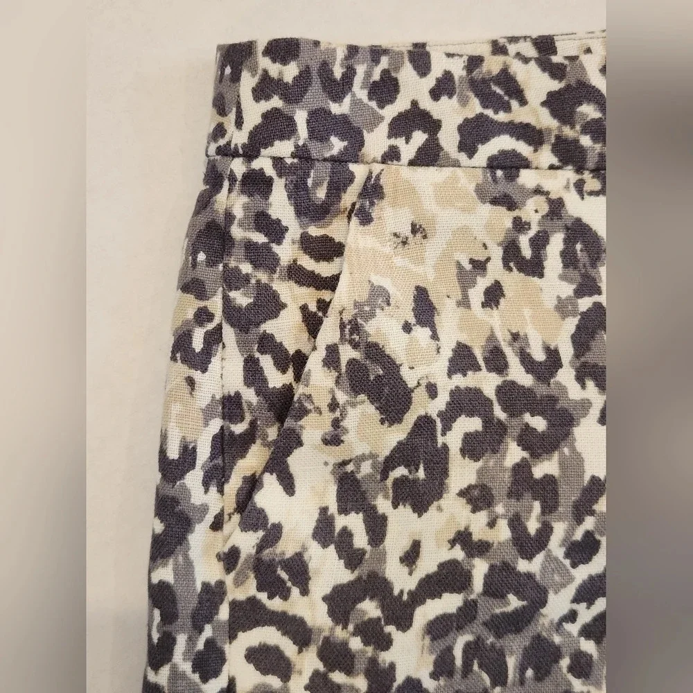 || JOIE || Merci linen shorts, animal print, pockets, classic, size 2